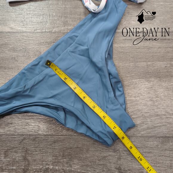 CharmLeaks Lace Up Back Floral Bikini Swimsuit Size S - Picture 5 of 6